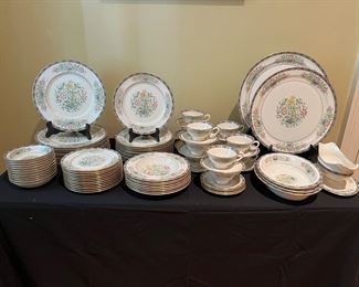 12 Six Piece Place Settings of 
Mystic by Lenoxr
6 serving pieces
8 rimmed Soups 