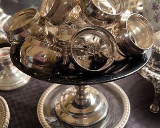 Set 16 silver plate napkin rings 
