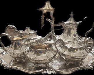Stunning Reed And Barton 6 piece Silver Plate tea service in the "Victorian" pattern