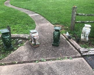 Lawn Ornaments & Backyard Decor