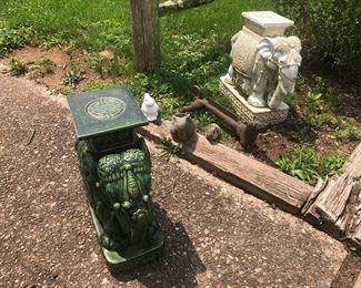 Lawn Ornaments & Backyard Decor