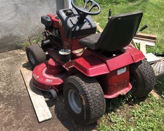 Tractor / Lawnmower