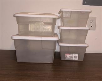 5 Clear Plastic Storage Containers