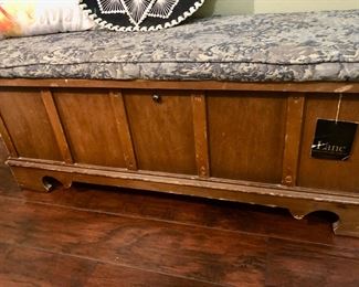 Lane cedar chest