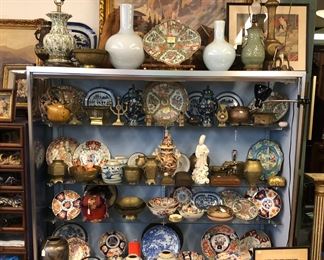 Chinese & Japanese antiques: porcelain, ceramics, metal wares etc