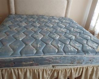 Steams and Foster Rhapsody King Size Mattress and Double Box Springs
