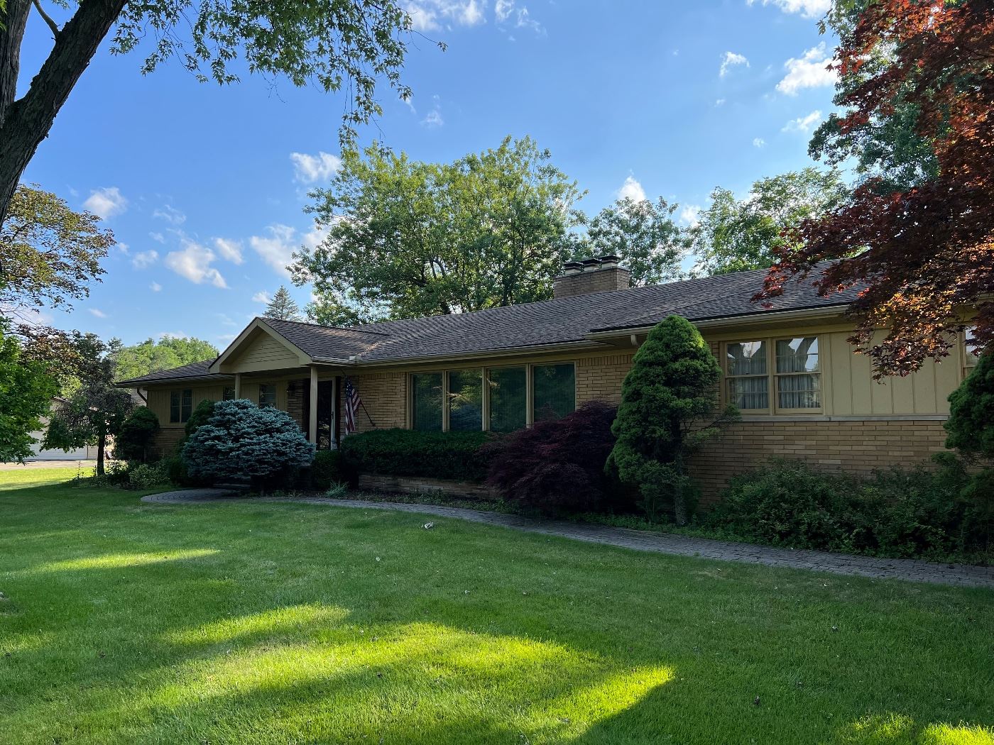 BLOWOUT ONE DAY ONLY !!! CHARMING VINTAGE... starts on 7/23/2023