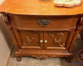 Vintage LEXINGTON Nightstand(s)