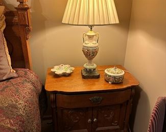 Vintage LEXINGTON Nightstand(s)