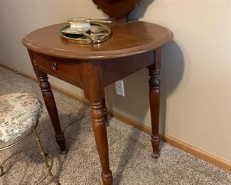 1800's Antique Vanity with Swivel Mirror
