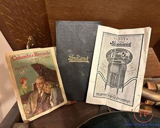 1920's Brunswick Antique Phonograph