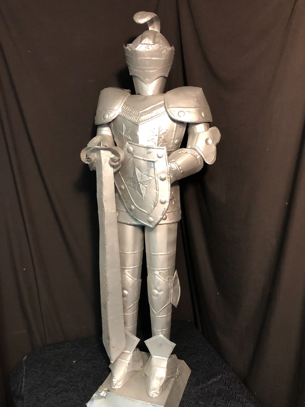 Public Auction Antiques and Collectibles starts on 8/12/2023