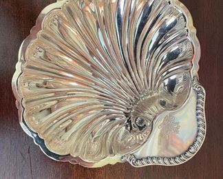 English Sterling Silver Clam Shell Serving Dish. Photo 1 of 2. 