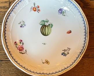 Richard Ginori "Italian Fruits" Bowl with Gold Trim. Measures 7.5" D. Photo 1 of 2. 