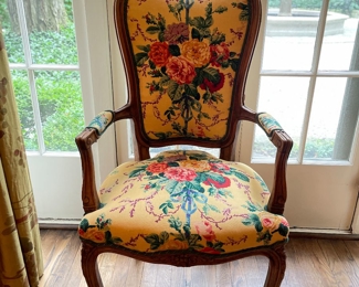 Set of 6 Floral Upholstered Queen Anne Style Dining Chairs - 2 Arm Chairs & 4 Side Chairs.  Seat Height 18". Photo 1 of 5. 