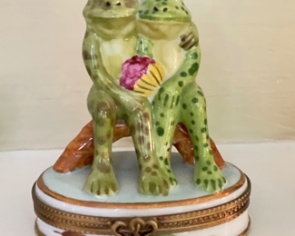 Limoges Frog Pill Box. 