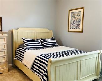 LEXINGTON CREAM QUEEN BEDROOM SET 