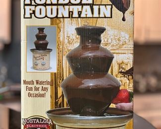 CHOCOLATE FONDUE FOUNTAIN