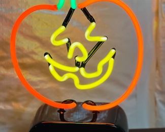 HALLOWEEN DECOR PUMPKIN NEON LIGHT