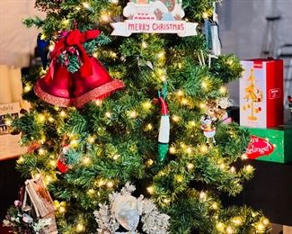 NINE FT PRE-LIT CHRISTMAS TREE