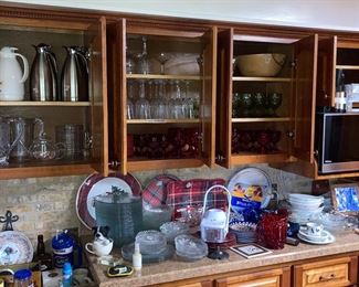 So much kitchen ware for entertaining! 