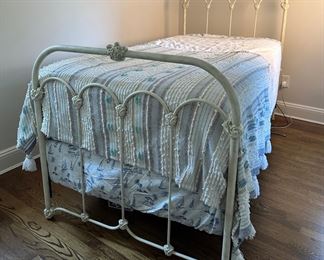  White Painted Metal Bedframe For Twin Mattress