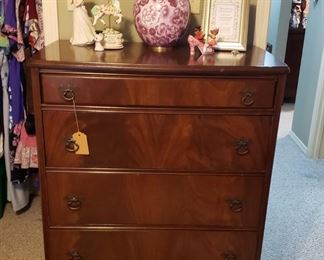 Breuner's Home Furnishings Mahogany Chest of Drawers