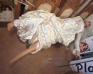 LADY MANNEQUIN W/STAND