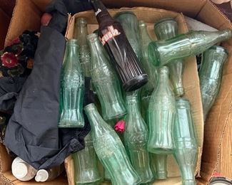 BOX OF GLASS COCA-COLA BOTTLES, MISC