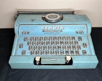 VTG 50's Ranch Phone & Berwin Jr Typewriter