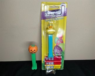2 VTG Holiday Pez Dispensers