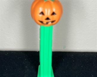 2 VTG Holiday Pez Dispensers