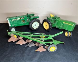 3 VTG 1:16 ERTL Die Cast Tractors