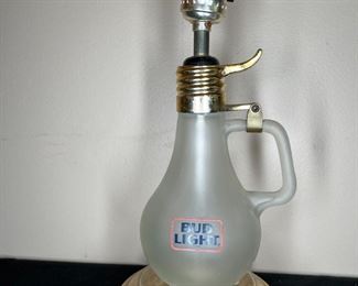 Bud Light Lamp & 5 Budweiser Glasses