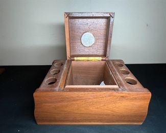 Fairfax Wooden Humidor & 6 Pipe Stand