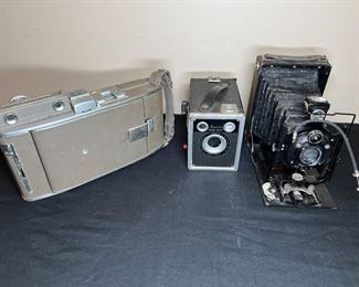 3 VTG/Antique Cameras