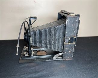 3 VTG/Antique Cameras