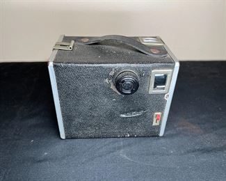 3 VTG/Antique Cameras