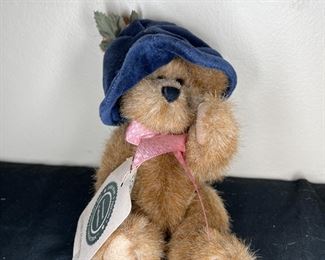 Old Steif Bear Teddy & Boyd's Carly Bearsworht