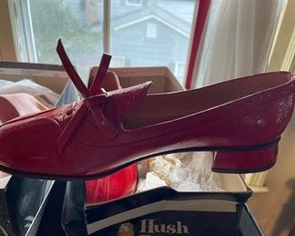 SHOES!!! Size 6 1/2-7, narrow.