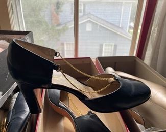 SHOES!!! Size 6 1/2-7, narrow.