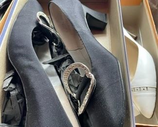 SHOES!!! Size 6 1/2-7, narrow.