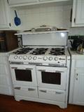 O'Keefe & Merritt stove range