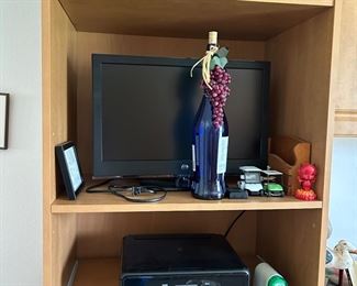 Decor items in office