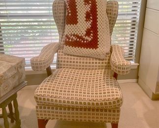 VINTAGE ARMCHAIR