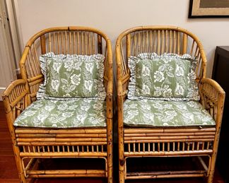 PAIR WITH TWO SETS OF CUSHIONS