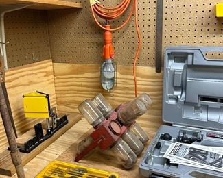 nuts and screws holder 