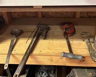 pipe wrenches 