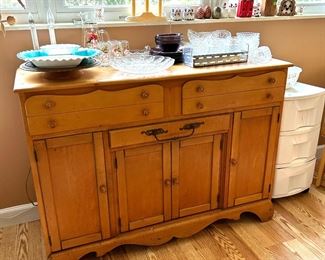 Hardrock maple buffet