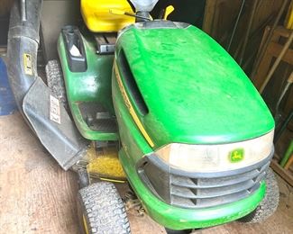 John Deere riding lawnmower 